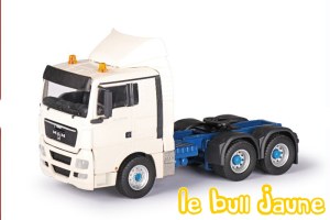 MAN TGX XL blanc/bleu