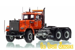 MACK Superliner orange